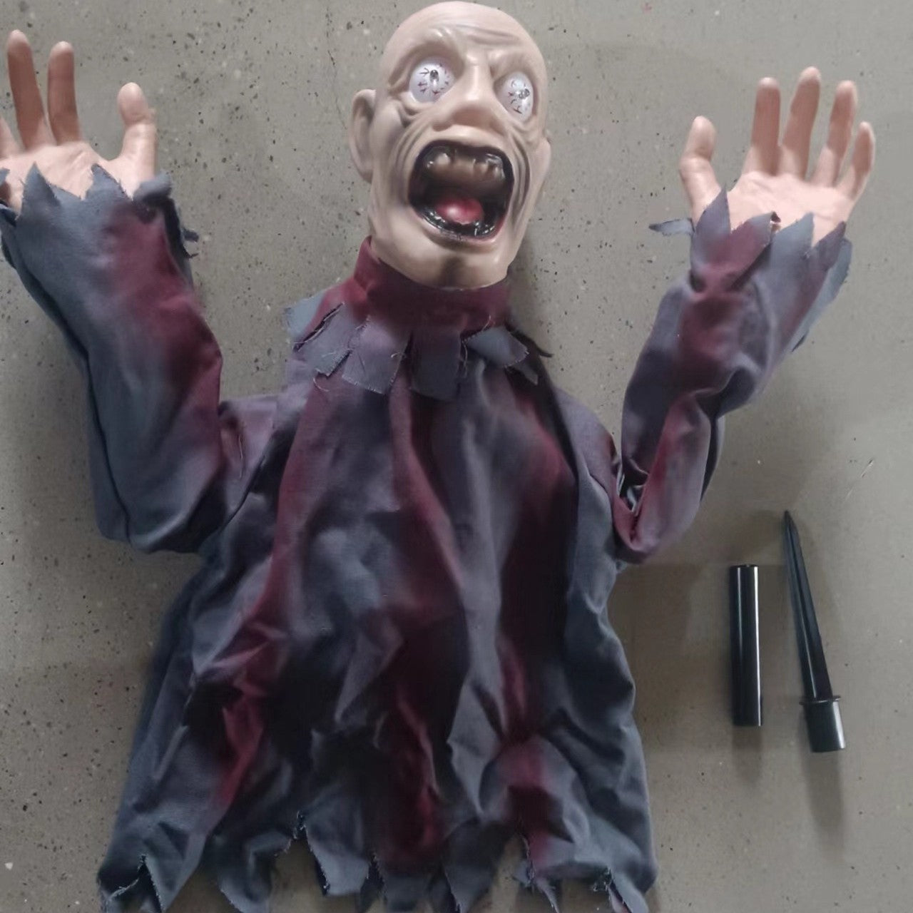 Halloween Horror Decoration Ground Stake Large Swinging Ghost Sound-Controlled Scary Prop